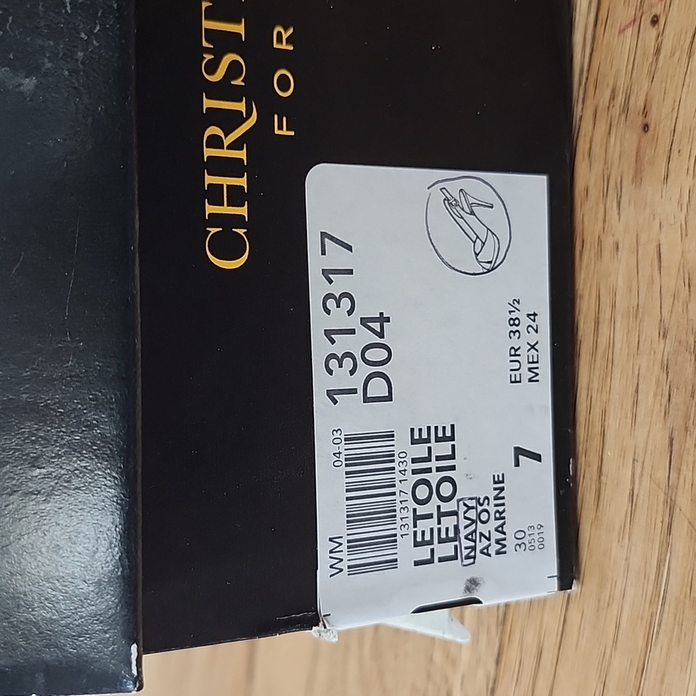Christian Siriano Navy Pumps size 7 - Picture 5 of 6